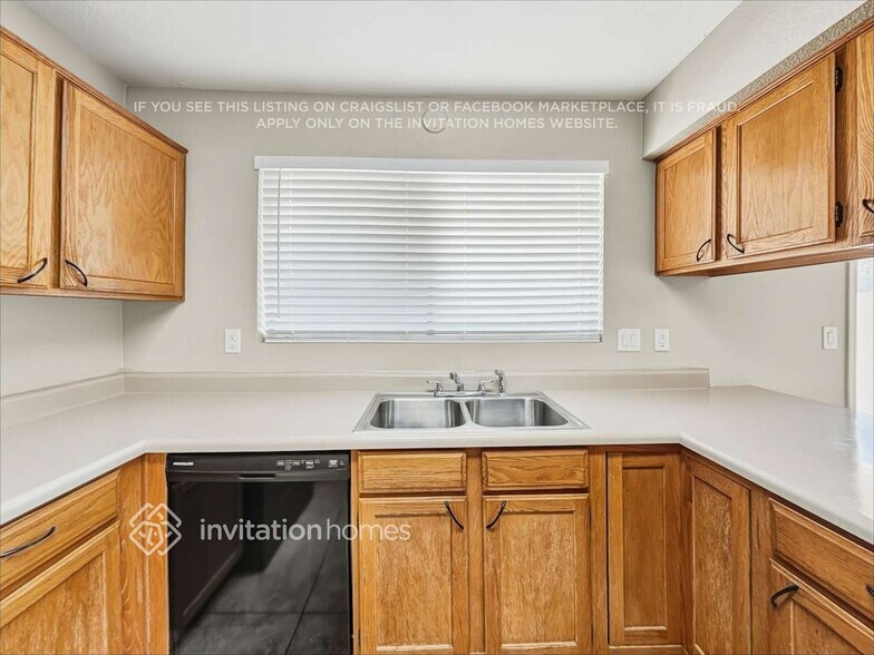 Building Photo - 6526 N 69th Dr