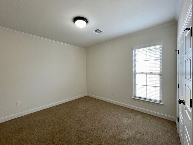 Building Photo - 17229 Ledgestone Dr