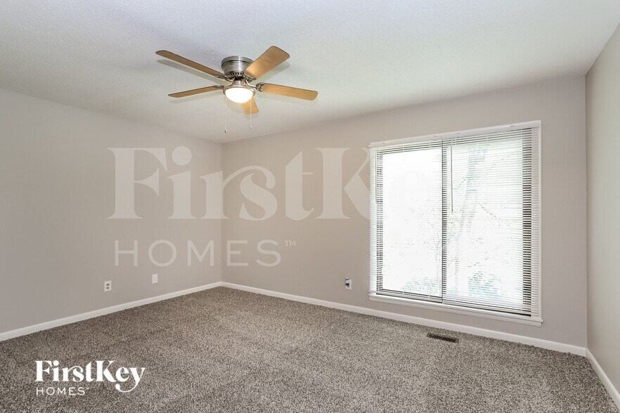 Building Photo - 104 Solway Ct