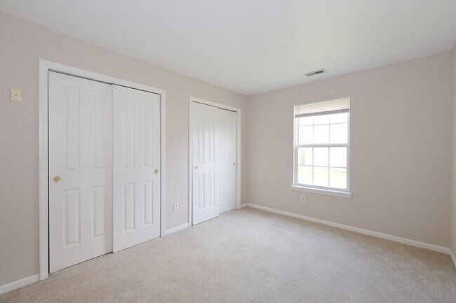 Building Photo - 3 Bedroom 2 Bath Waterfront Retreat in Fra...