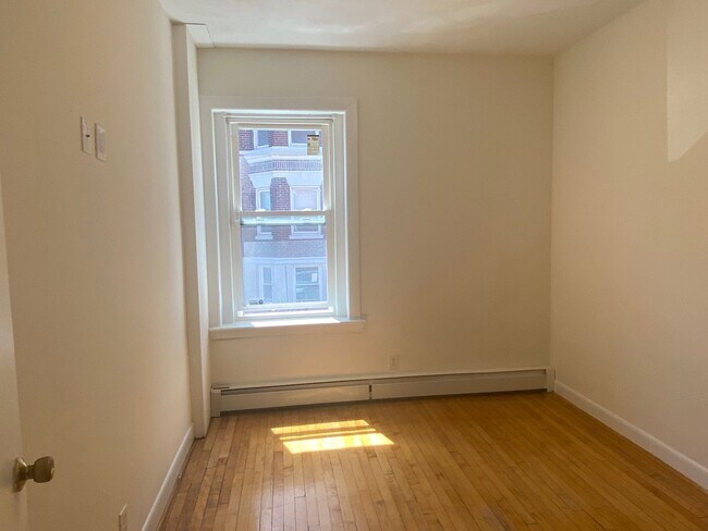 Building Photo - 1322 Commonwealth Ave