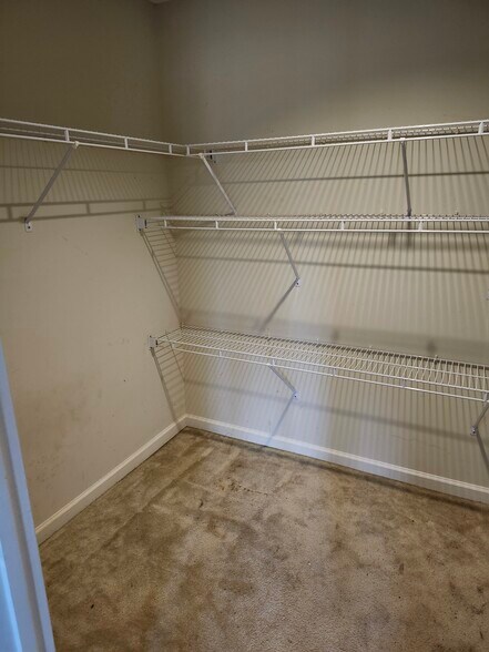 Building Photo - 1600 Woodland Way