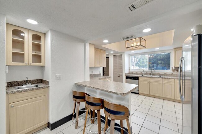 Building Photo - 6301 Newtown Cir