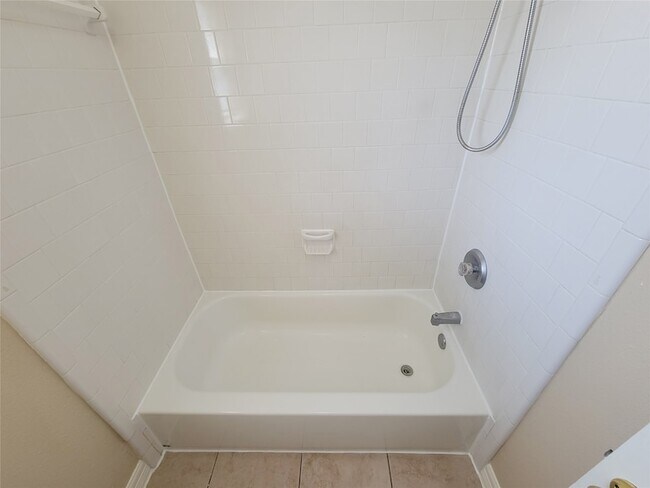 Building Photo - 3415 Wingdale Ct