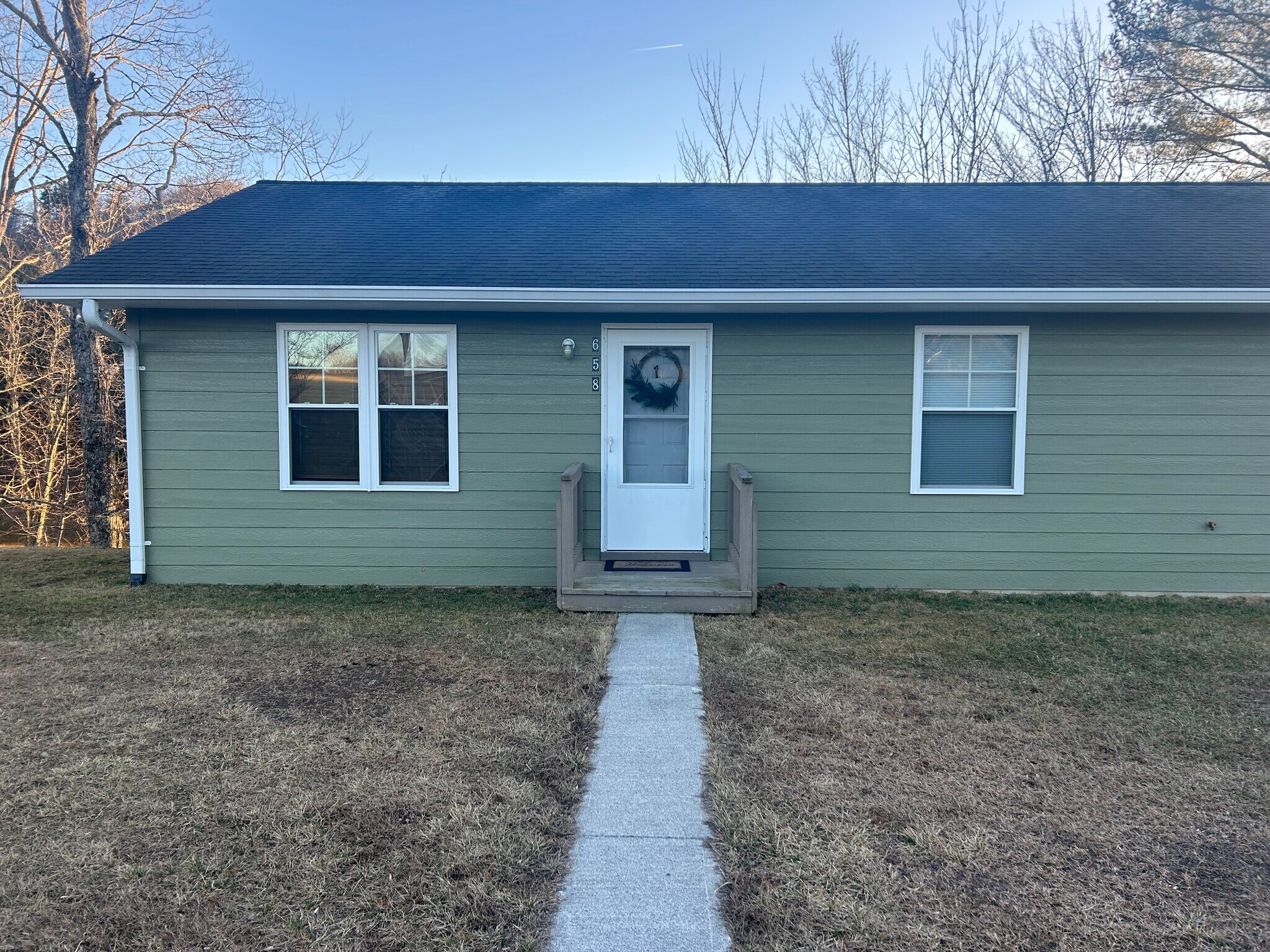 Building Photo - 658 New River Hls