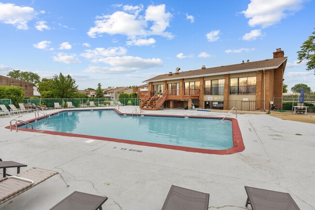 Building Photo - 3100 Bayside Dr
