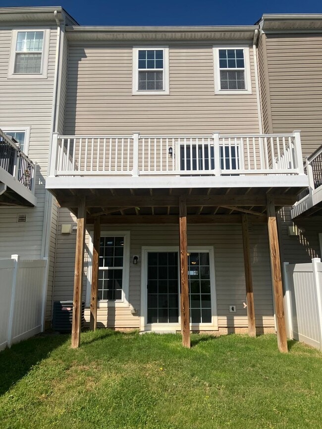 Building Photo - 1006 Windlass Glen Rd