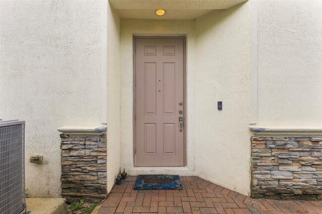 Building Photo - 5224 SW 77th Way