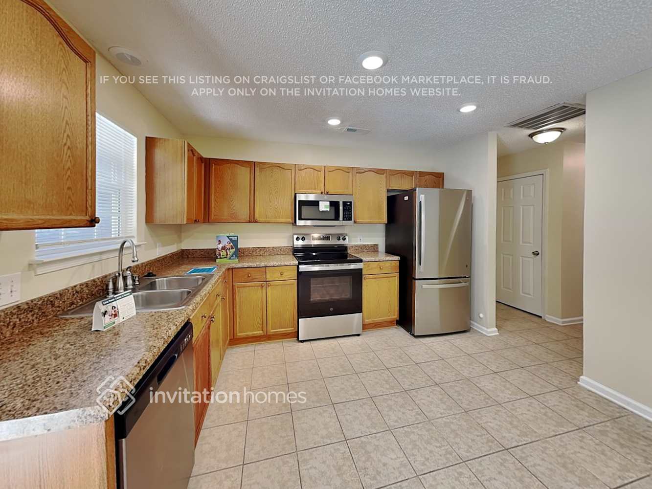 Building Photo - 216 Bradford Glyn Dr