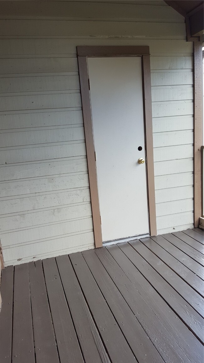 Building Photo - 8483 Sands Point Dr