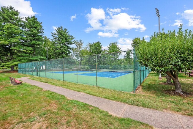 Building Photo - 85 Oxbow Dr