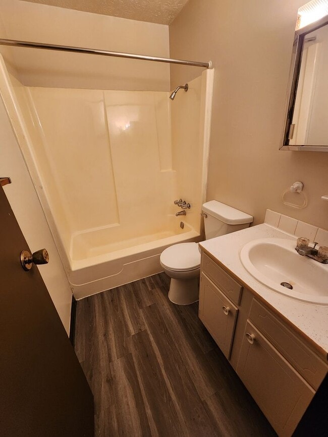 Building Photo - Hancock670 - 680ERR