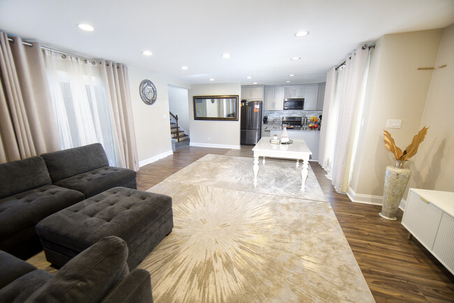 Living Room Dining Room Combo - 1228 W Baldwin Ct