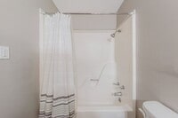 Building Photo - Welcome home to this beautifully maintaine...