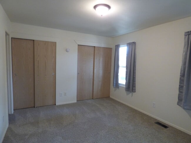 Building Photo - Tri-Level Home in North Longmont