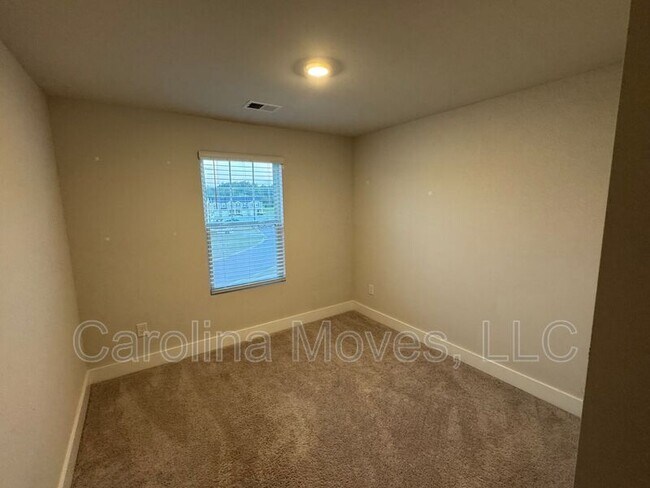 Building Photo - 29 Beachley Pl