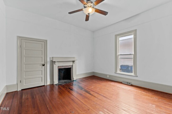 bedroom 2 - 304 Linden Avenue