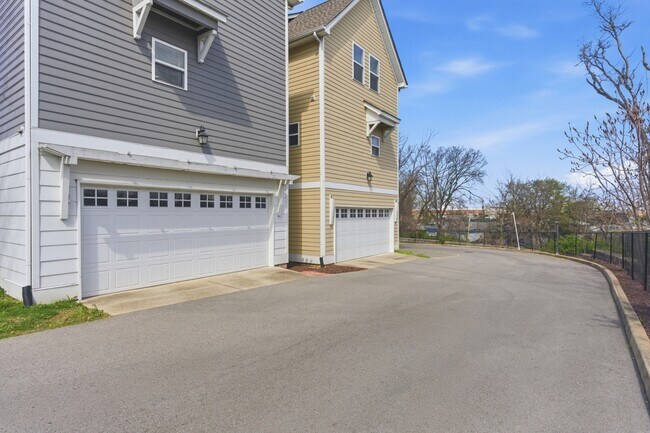 Building Photo - 114 Walden Village Ct