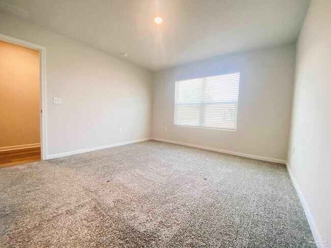 Building Photo - 9632 Angel Oak Dr