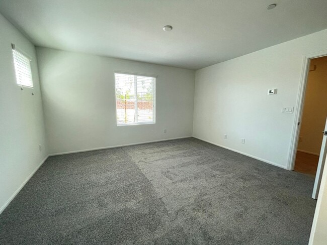 Building Photo - Coming Soon-2 Story Townhome Ready for new tenant on 6/15/2026!