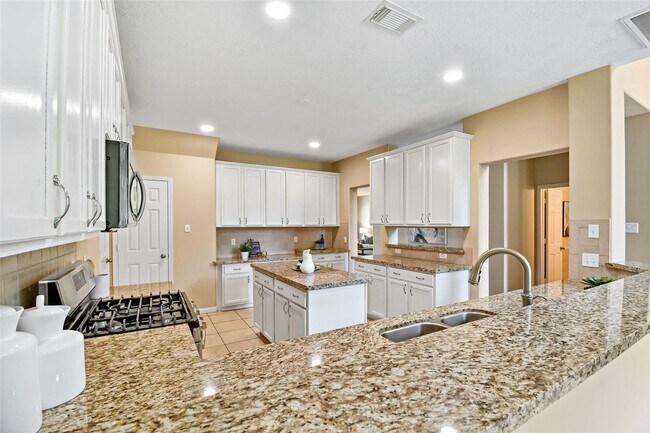 Building Photo - Beautifully Updated Home in Sugar Land’s S...