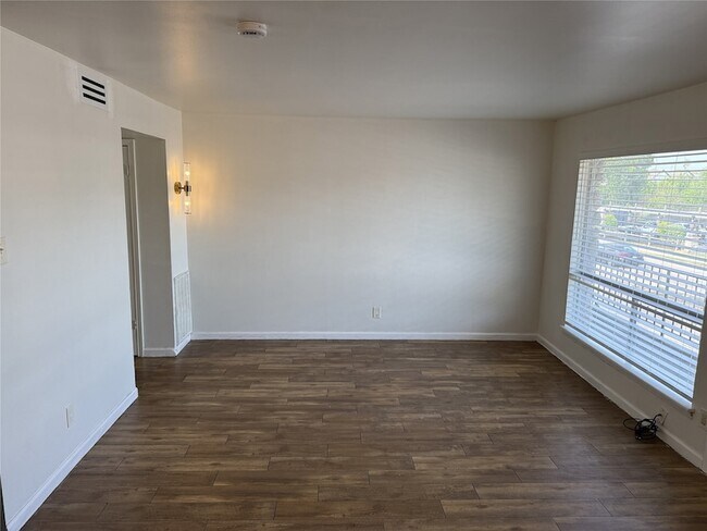 Building Photo - 1529 Wirt Rd