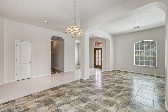 Building Photo - 16814 Tower Ridge