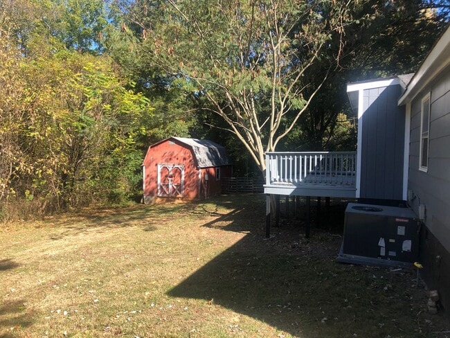Building Photo - Move-in Ready!