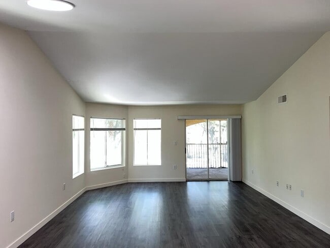 Building Photo - 2350 NW 33rd St