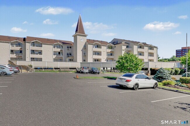 Building Photo - 163 South St