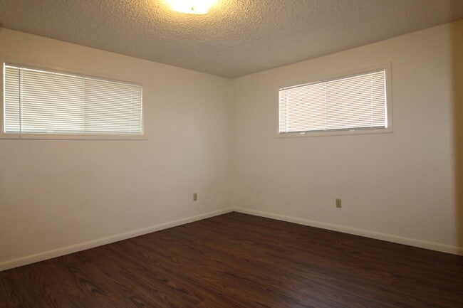 Building Photo - 605 Fulton St