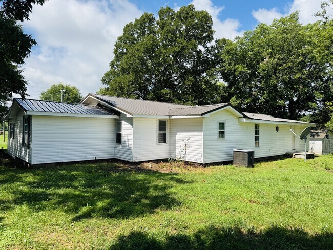 Building Photo - 7542 Section Line Rd