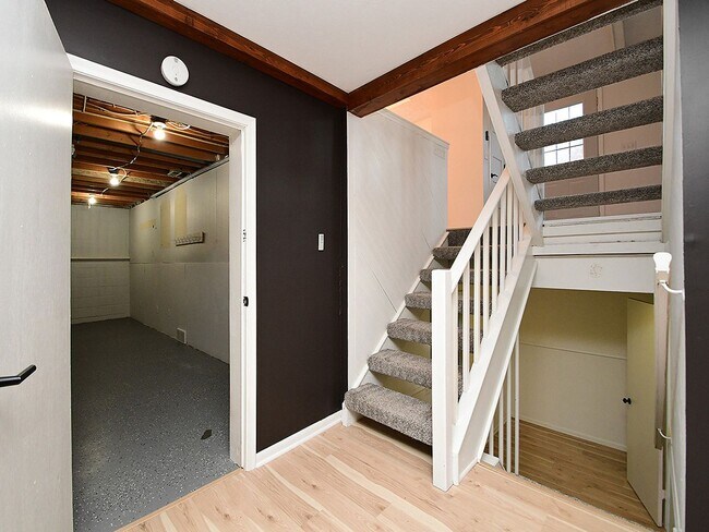 Building Photo - 4640 Washington Ave