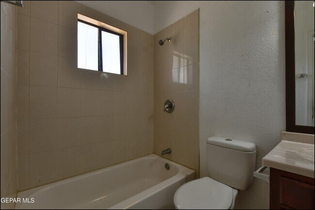 Building Photo - 695 Bluff Canyon Cir