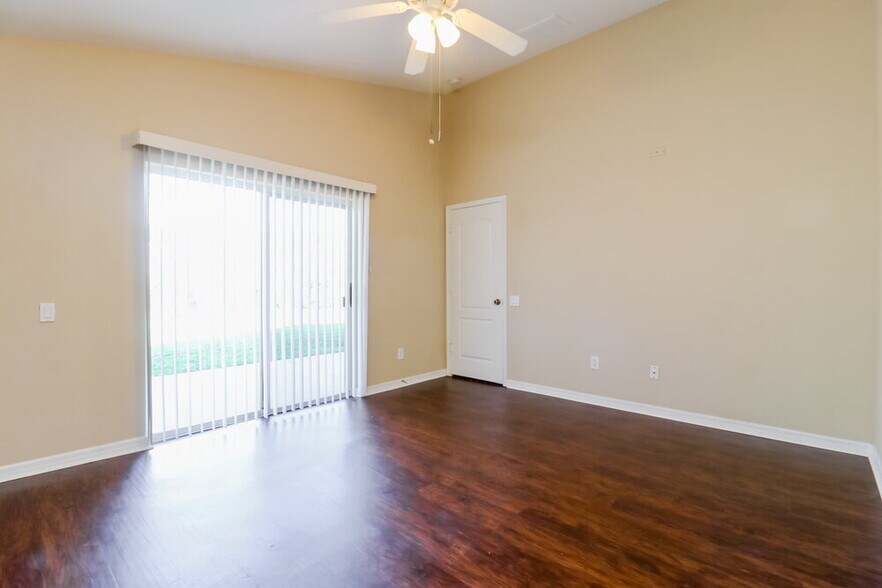 Building Photo - 5612 Terrain De Golf Dr