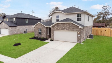 Building Photo - 420 Magnolia Ln