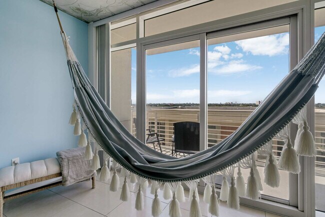 Building Photo - 3250 NE 1st Ave