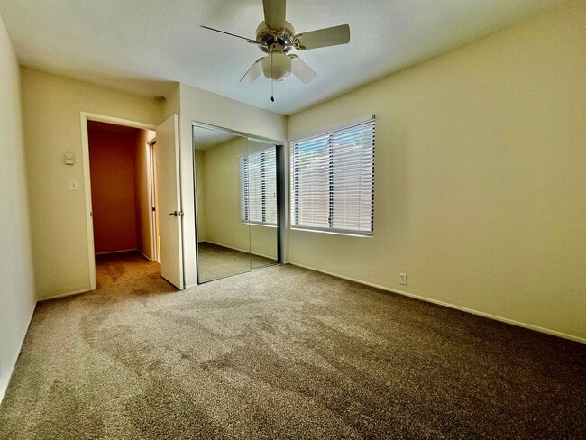 Building Photo - Beautiful 2bd/2bath townhome in La Jolla Community. Large patio.  Laundry and garage