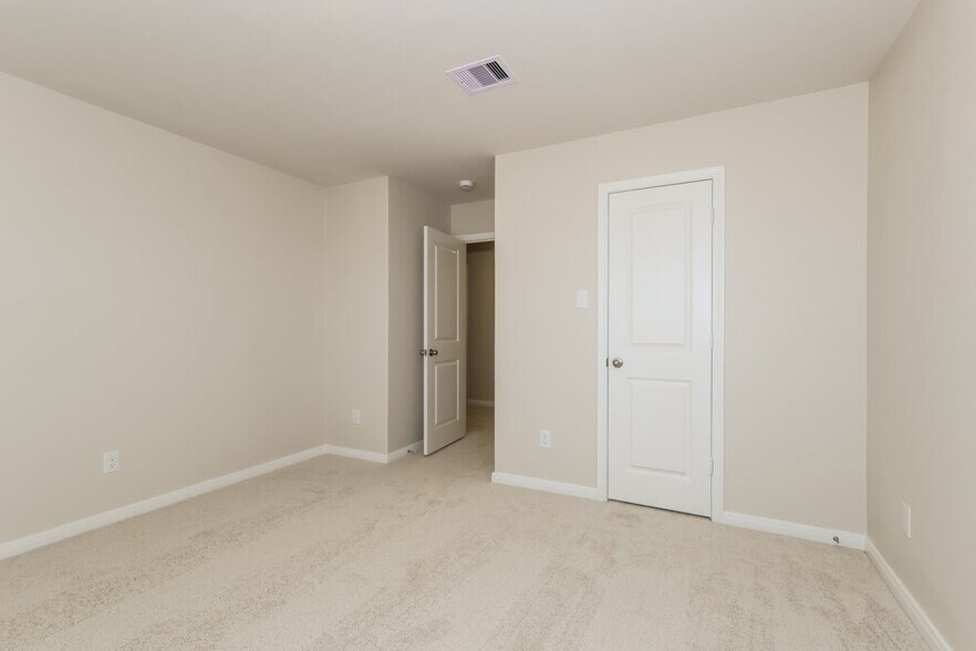 Building Photo - 468 Beechwood Hacienda Dr