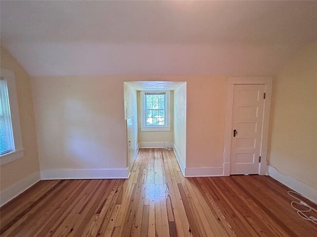 Building Photo - 1055 Pollard Ave