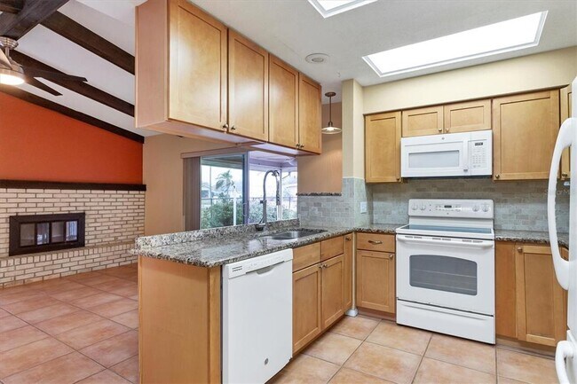 Building Photo - 5221 Lemon Bay Dr