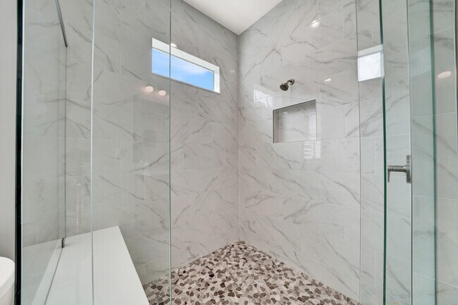 Building Photo - 138 Palma St