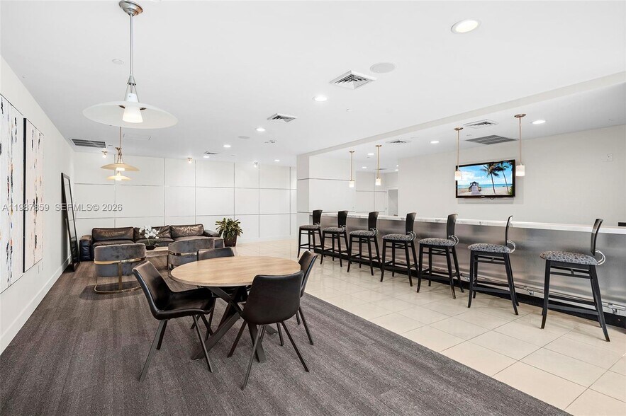 Building Photo - 1250 S Miami Ave