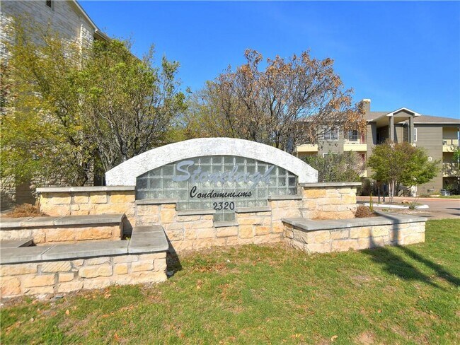 Building Photo - 2320 Gracy Farms Ln