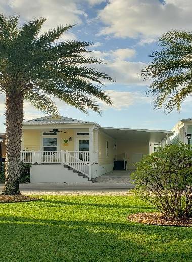 Building Photo - 211 NE Coastal Dr