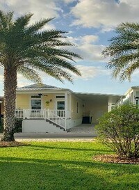 Building Photo - 211 NE Coastal Dr