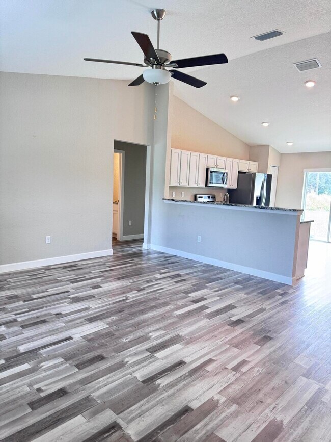 Building Photo - 12849 SW 73rd Ave Rd