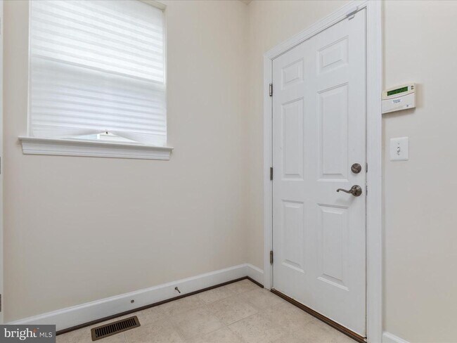 Building Photo - 6684 Muir Dr