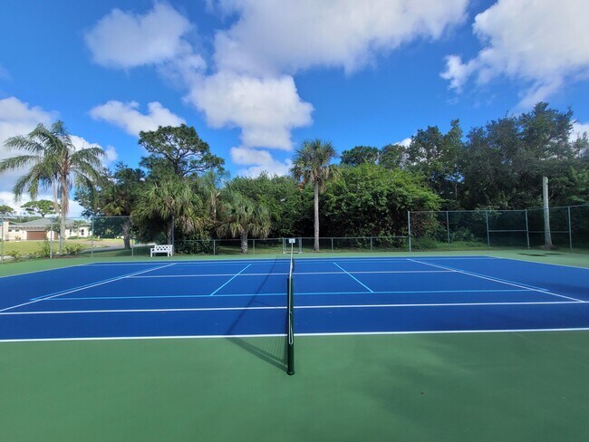 Building Photo - 502 Cross Creek Cir