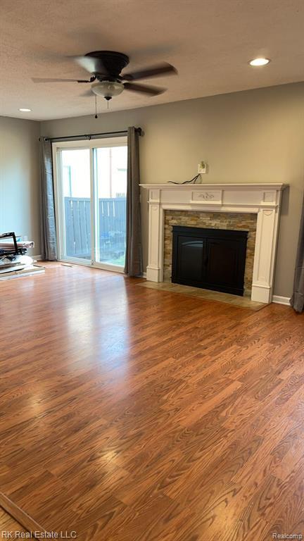 Building Photo - 2824 Roundtree Dr